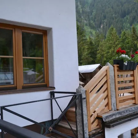 Ferienwohnung Stubaier Herzblut Apartment *